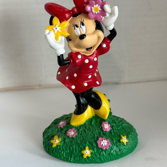 Minnie is Holding Flowers on her Head Everyday Outdoor Garden Statue, 6.2” Tall - Picture 2 of 7